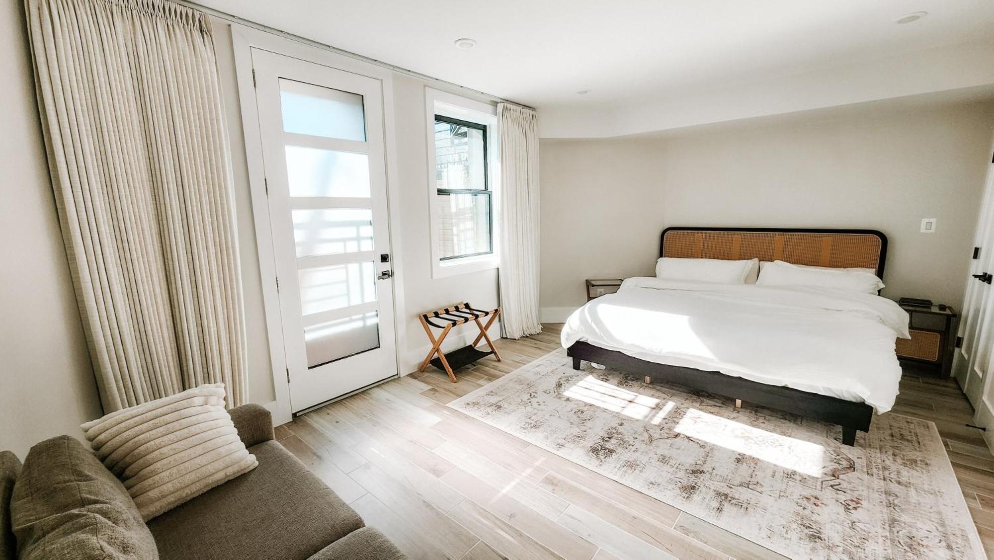 Private Modern Luxury Suite In Historic Stone Home Вашингтон Екстериор снимка